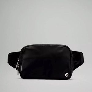 Everywhere Belt Bag Large